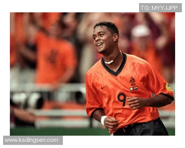 荷兰足球队长发球星的传奇故事与辉煌瞬间回顾